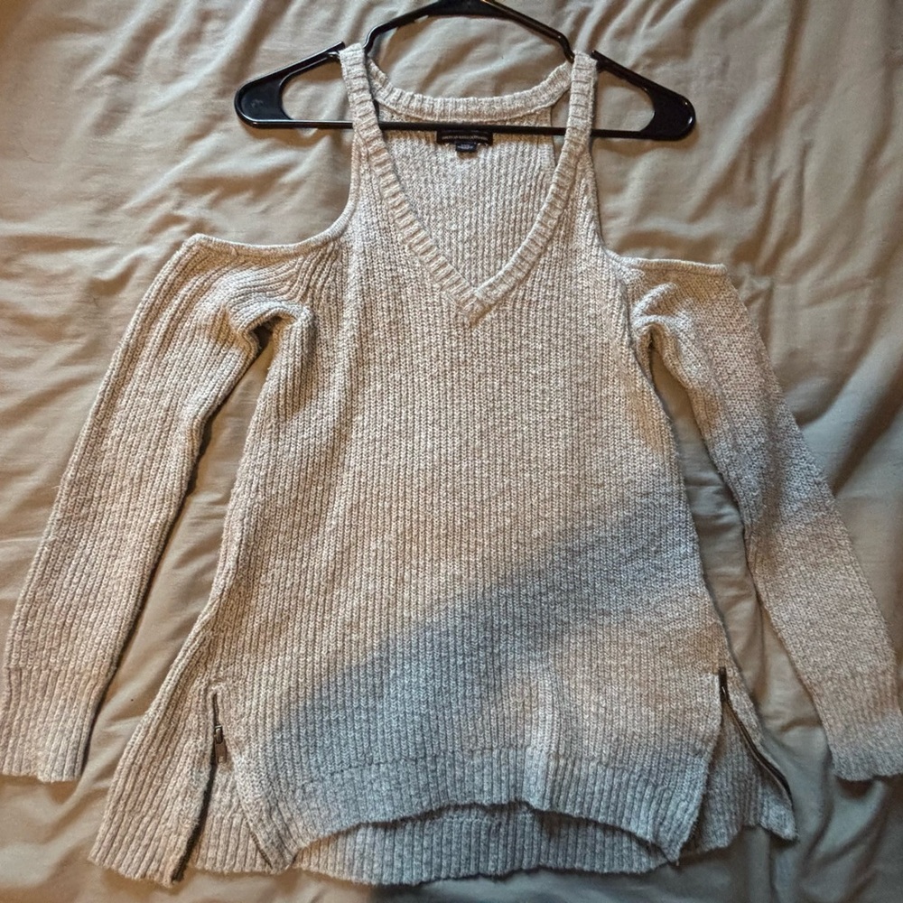 American Eagle Outfitters Light Gray V-Neck Sweater